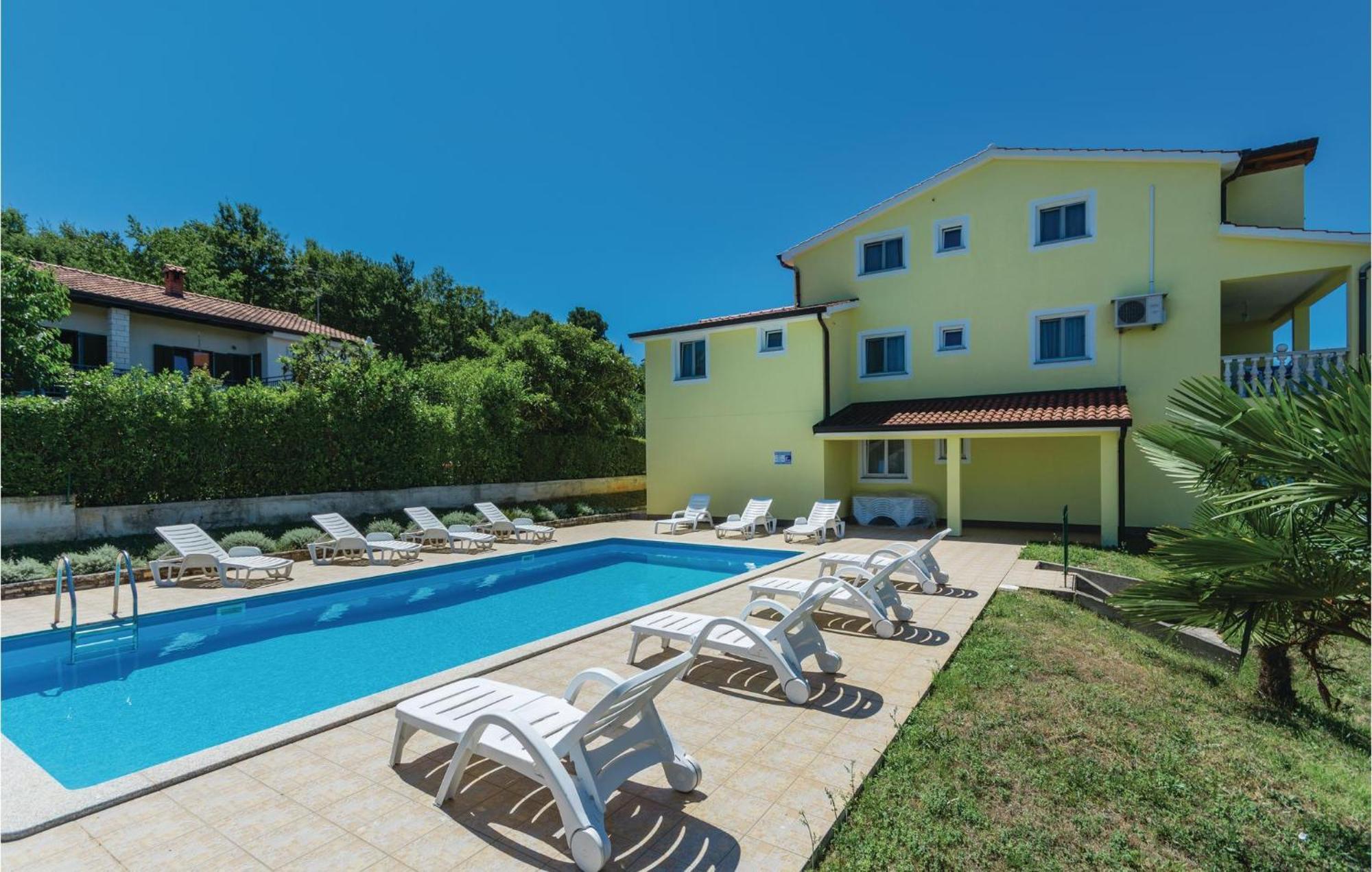 Apartment Mugeba Poreč Exterior foto